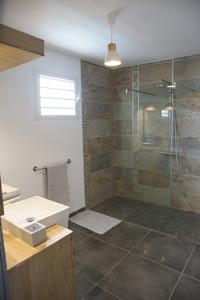 Location de maison de vacances. Ile de la Réunion. Salle de bain