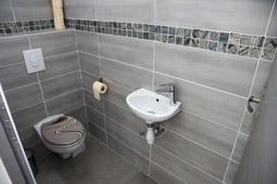 Location de maison de vacances. Ile de la Réunion. Toilettes